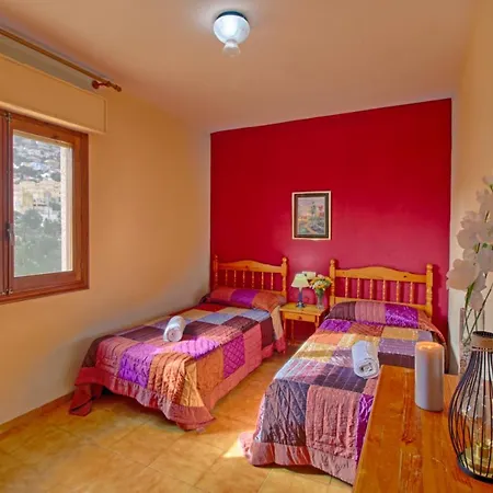 Villa- Pineda Villa *